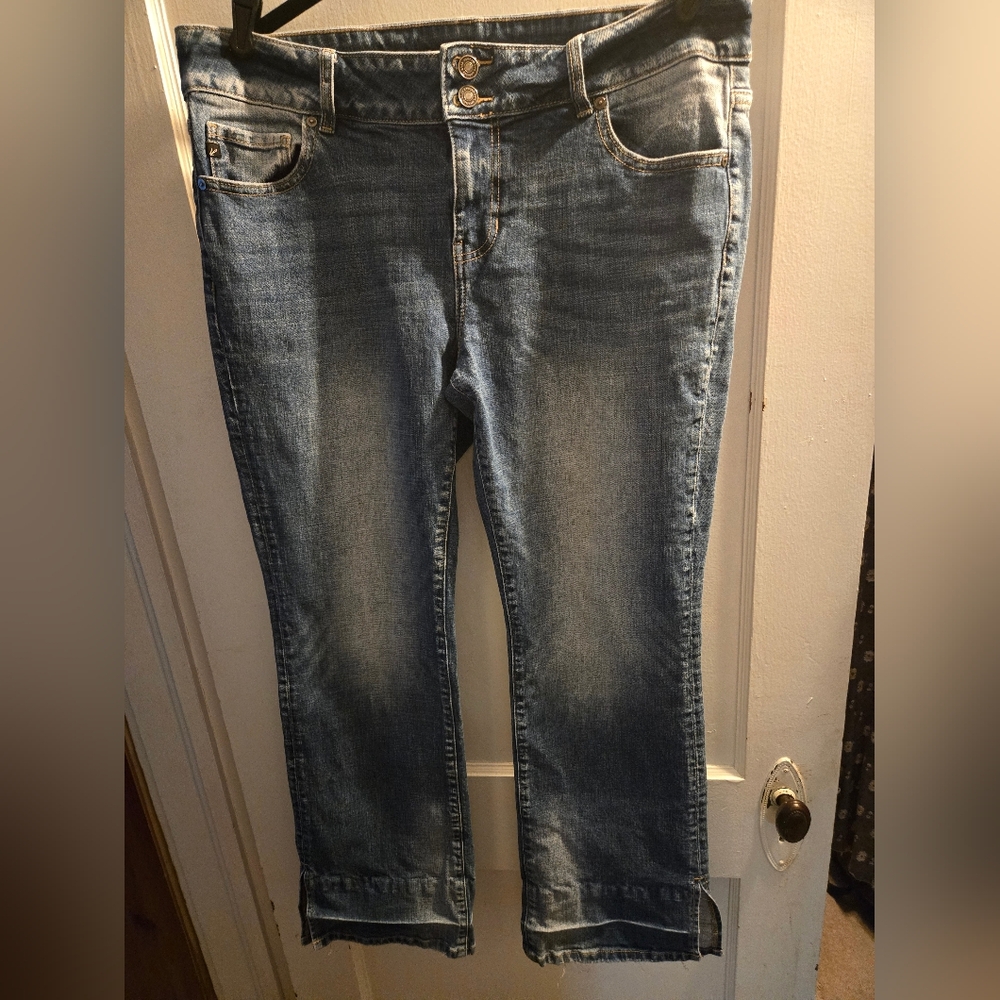 KanCan Mid-Wash Cropped Jeans